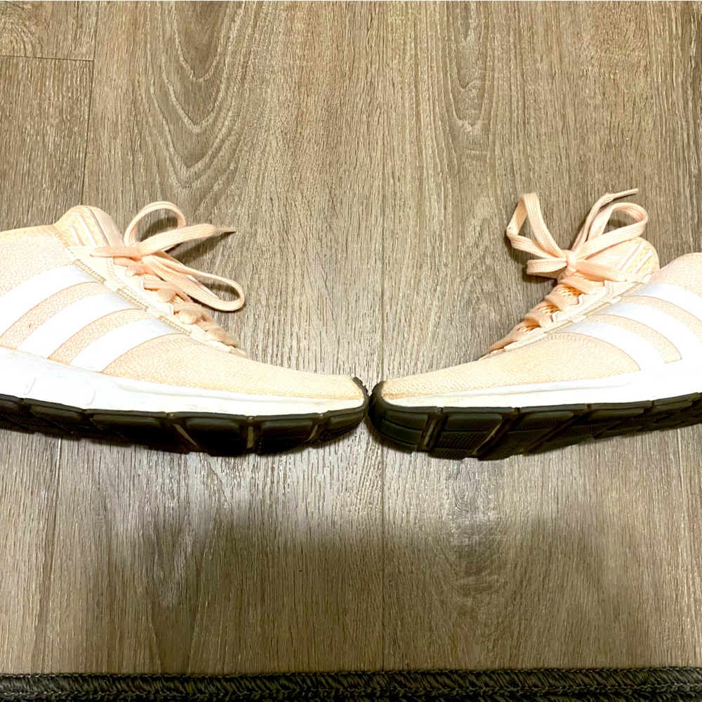 Adidas cloud foam sneaker